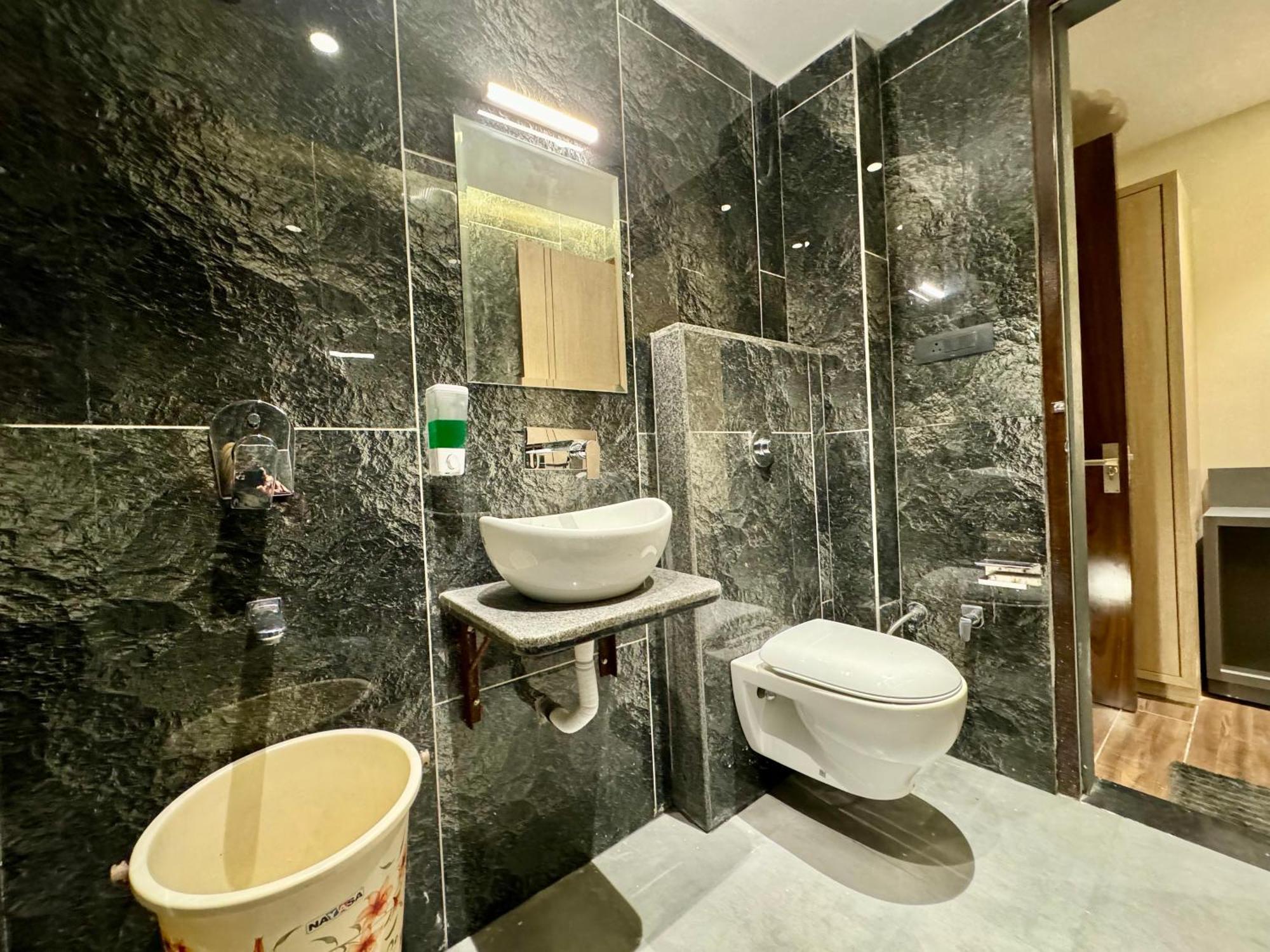Hotel 51 Амритсар Экстерьер фото