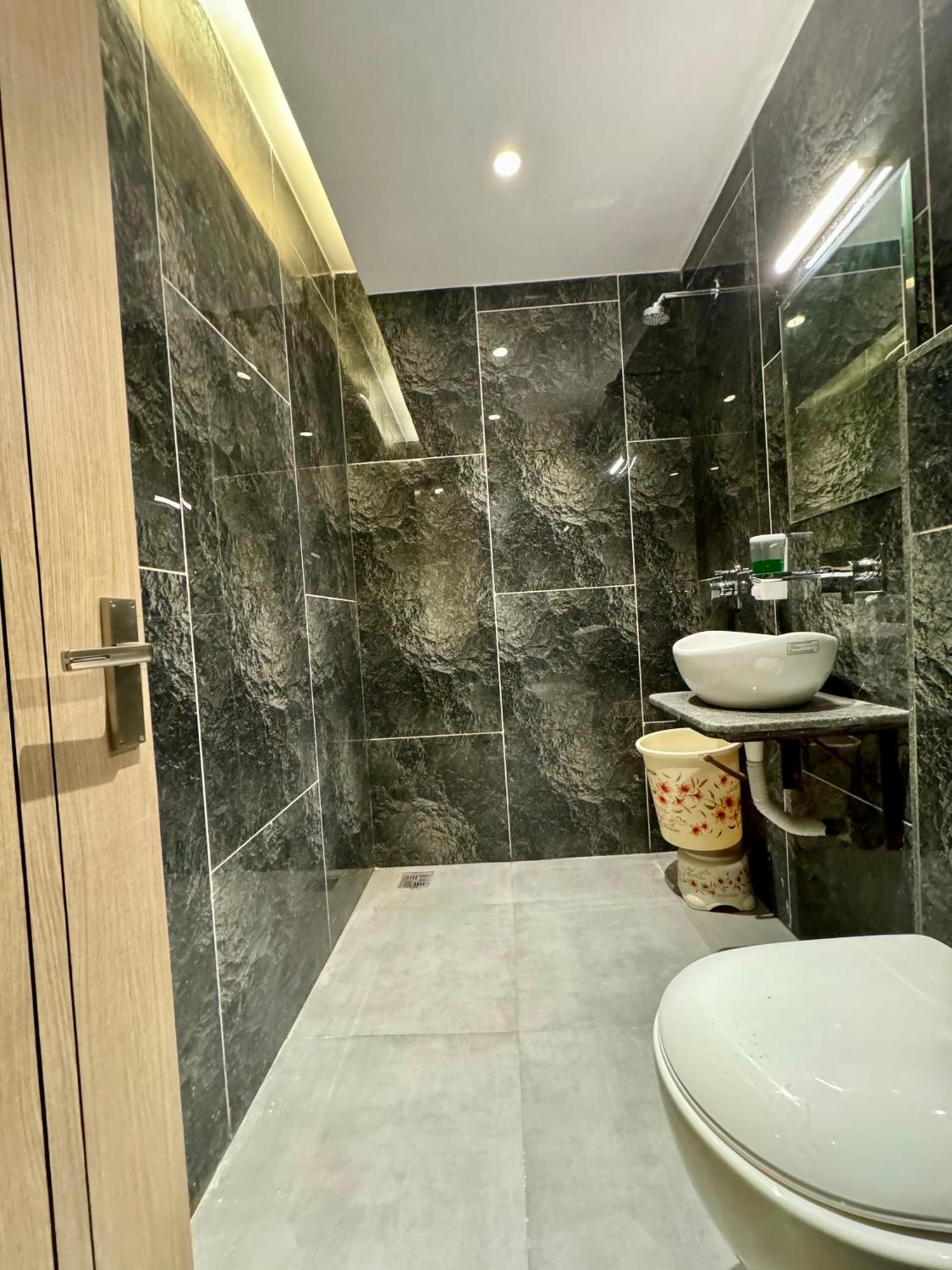 Hotel 51 Амритсар Экстерьер фото